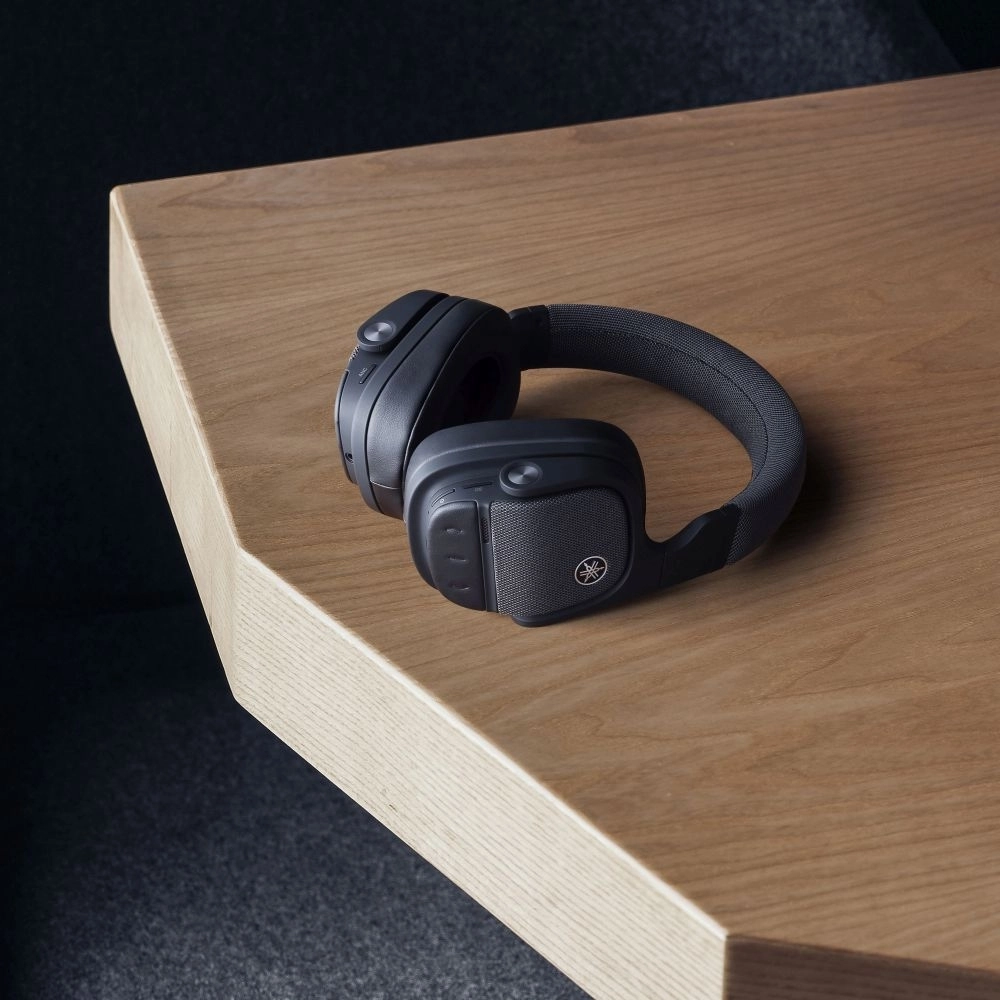 Yamaha YH-L700A Advance Noise-Cancelling Headphones with 3D Sound Black