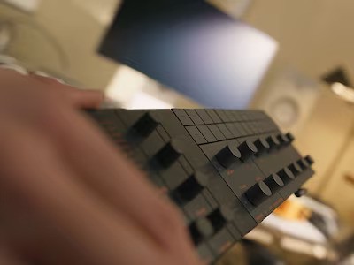 MAKE MUSIC ON THE GO