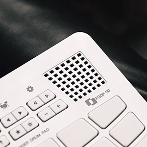BUILT-IN SPEAKER